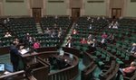 Początek kadencji, a sala sejmowa świeci pustkami. Czy Hołownia znajdzie na to sposób?