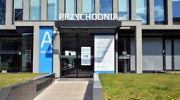 Impas w sprawie aneksów w poradniach POZ