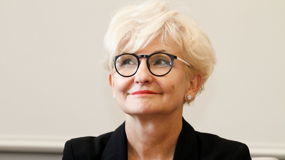 Iwona Michałek podczas konferencji prasowej w Olsztynie, 04.09.2019.
