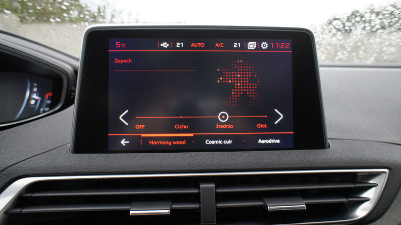 Peugeot i-Cockpit, czyli pomysł francuskiej marki na efektowne i ergonomiczne wnętrze przyszłości