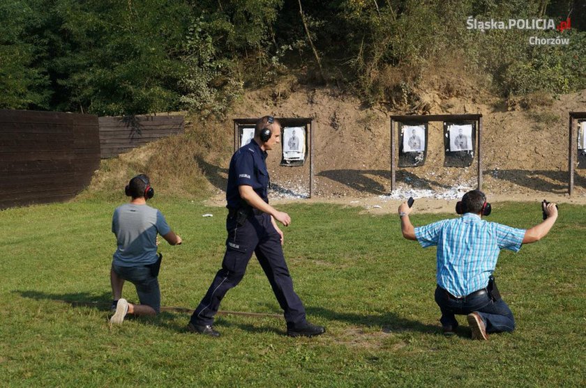 Policjanci odbyli trening na strzelnicy