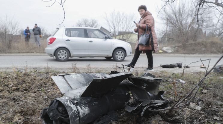 Kijev környékén négy civil meghalt, többen megsérültek a légicsapásokban /Fotó: MTI/EPA/SERGEY DOLZHENKO