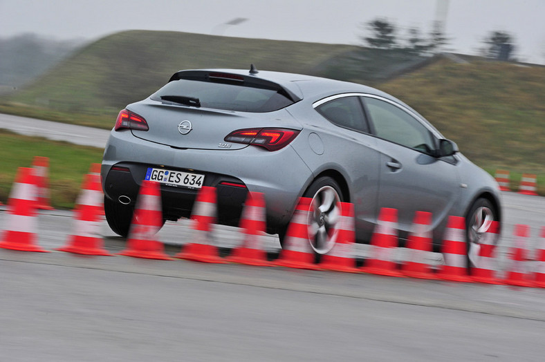Opel Astra GTC: kompakt w sportowym stylu