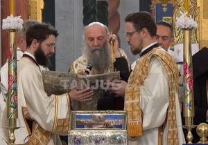 Porfirije na molebanu za ispraćaj Časnog pojasa Bogorodice