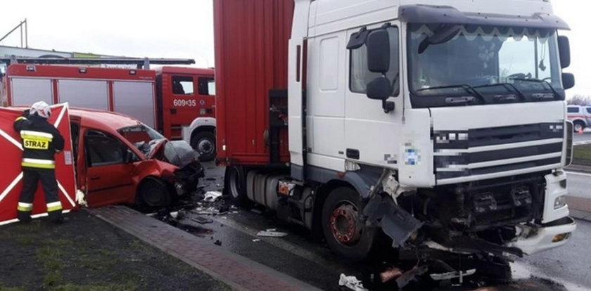 Tragiczny wypadek na A4. Tir wymusił pierwszeństwo