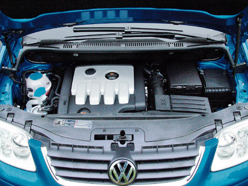 VW Touran 2.0 TDI Trendline - Podnośnik to jego życie