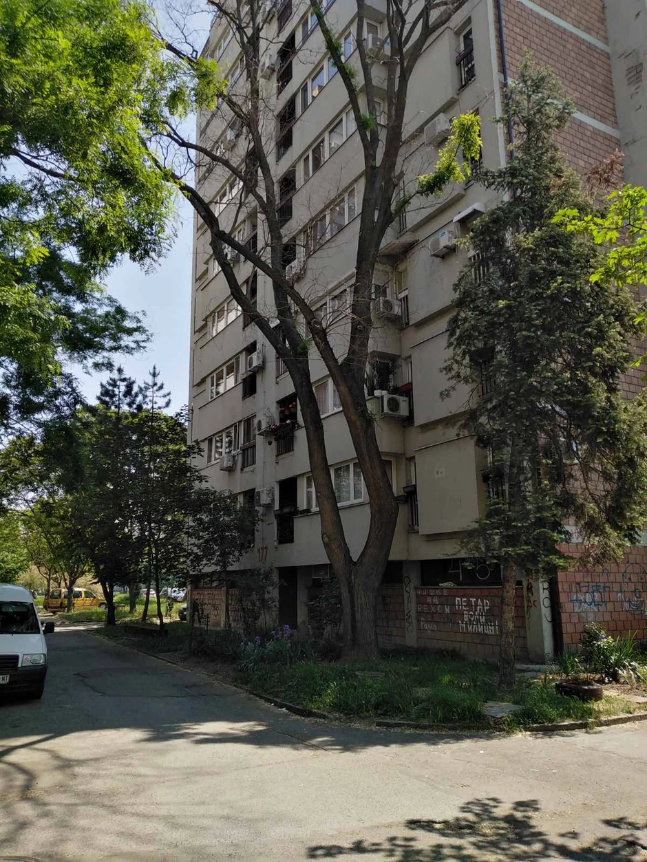 Suva sofora, Jurija Gagarina 177