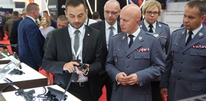 Wybranym policjantom dadzą granatnik do ręki. Generał: abecadło powinien znać każdy!