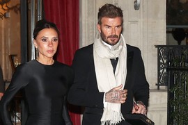 Dejvid i Viktorija Bekam sinoć u Parizu objasnili šta znači VISOKA ELEGANCIJA: Spektakularno modno izdanje na trenutak pomračilo Grad svetlosti