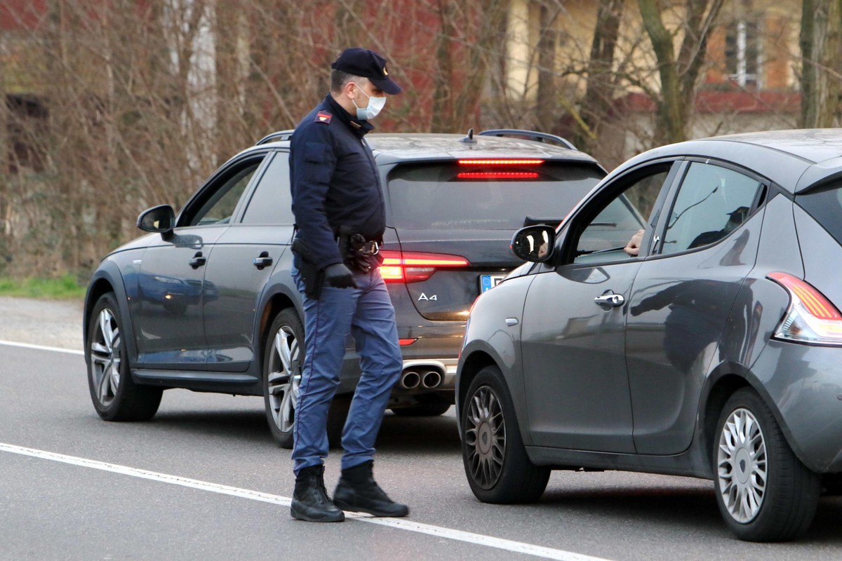 Na skutek kryzysu sanitarnego, do którego doszło na północy Włoch w weekend odwołano dziesiątki imprez i odizolowano od reszty kraju szereg miejscowości