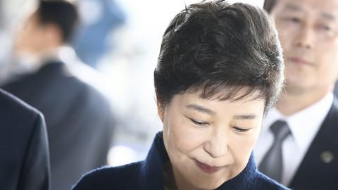 Park Geun Hie ustąpiła z urzędu po skandalu korupcyjnym w Korei Południowej.