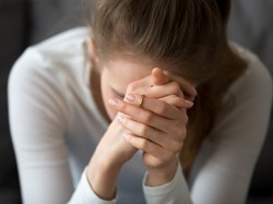 Złe wieści. "W Polsce rośnie liczba prób samobójczych wśród nastolatków"