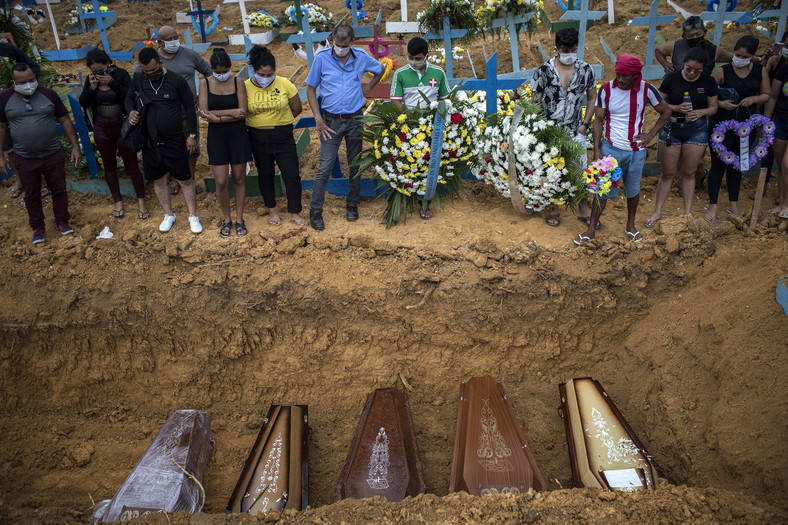 Masowe pogrzeby w Brazylii