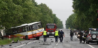 Zderzenie tira, autobusu i osobówki. Są ofiary!