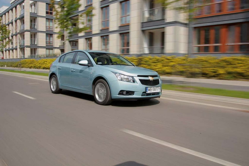 Cruze hatchback: czy Chevrolet pokona VW Golfa