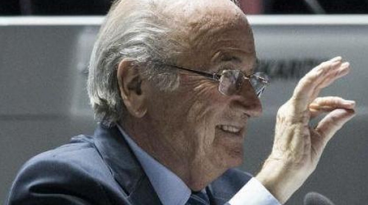 Blatter elnök maradt, jön a futballháború?!
