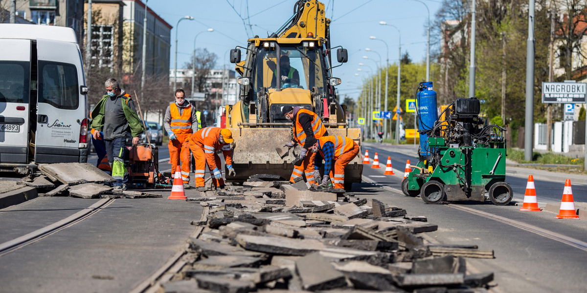 Remont torowiska na Dąbrowskiego