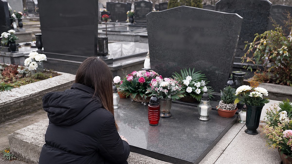 Nina je 23 godine obilazila sestrin grob i oplakivala je misleći da je umrla