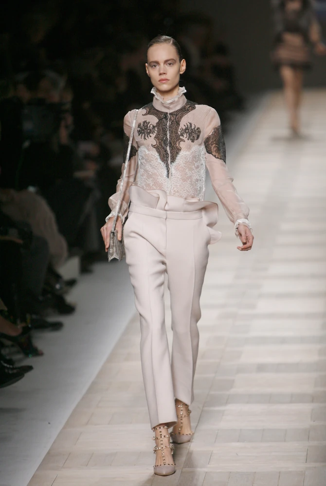 Rockstud cipele premijerno su prikazane 2010. godine