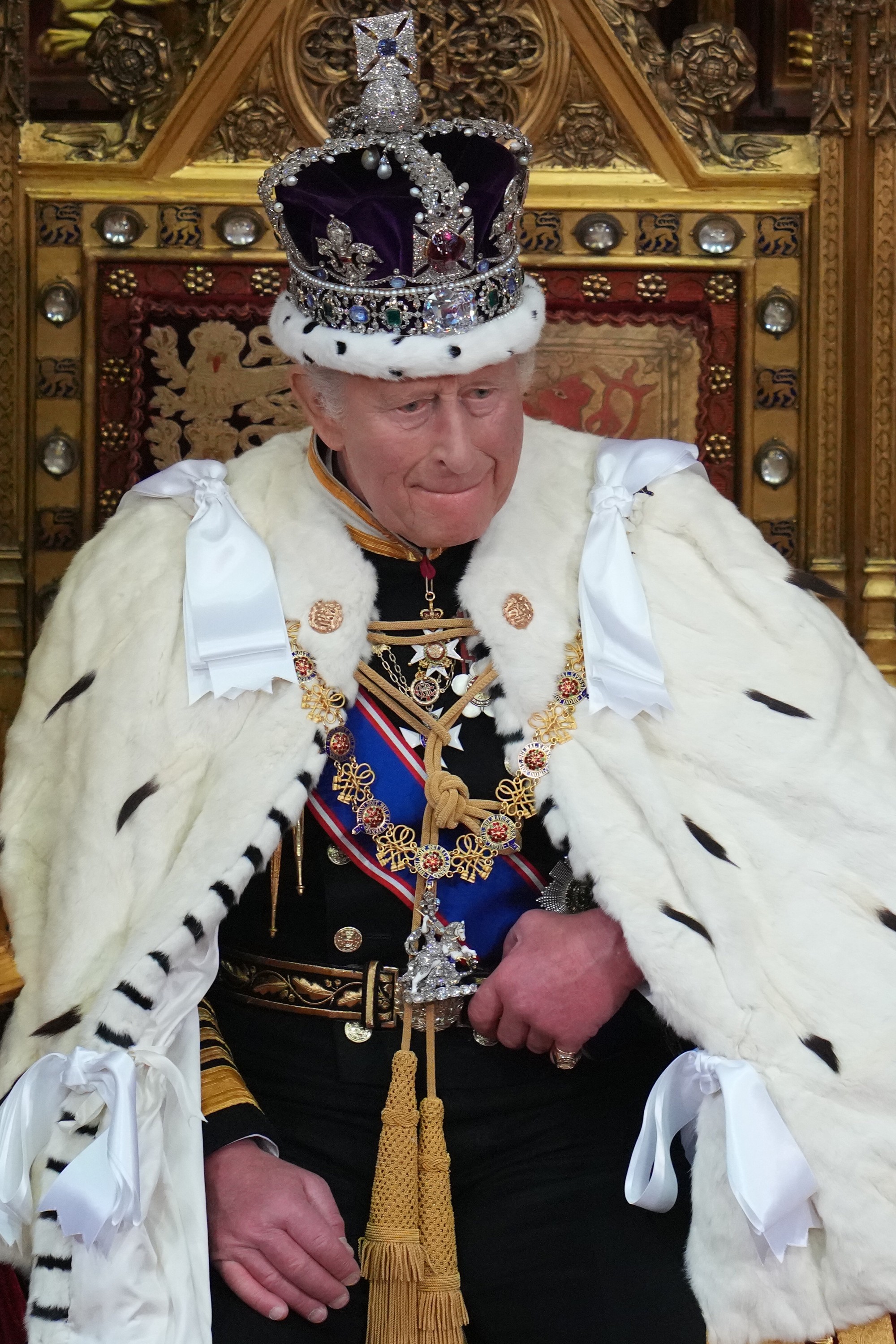 Britský kráľ Karol III. na slávnostnom otvorení parlamentu vo Westminsterskom paláci v Londýne v stredu 13. mája 2026. 