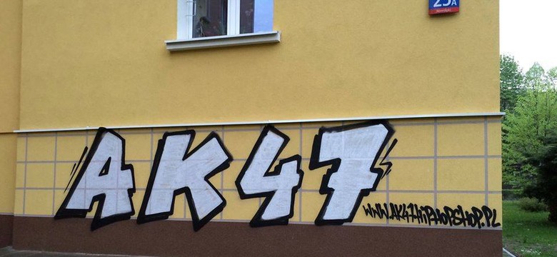 Graffiti reklamą sklepu? Internauci oburzeni