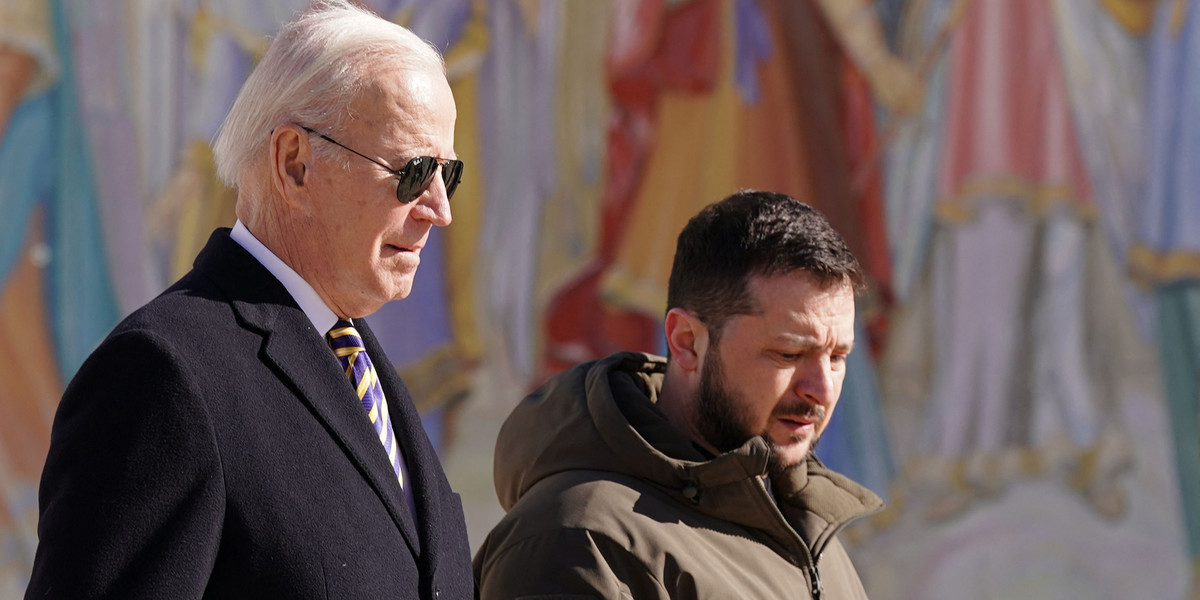 Wołodymyr Zełenski (45 l.) i Joe Biden (81 l.) w Kijowie
