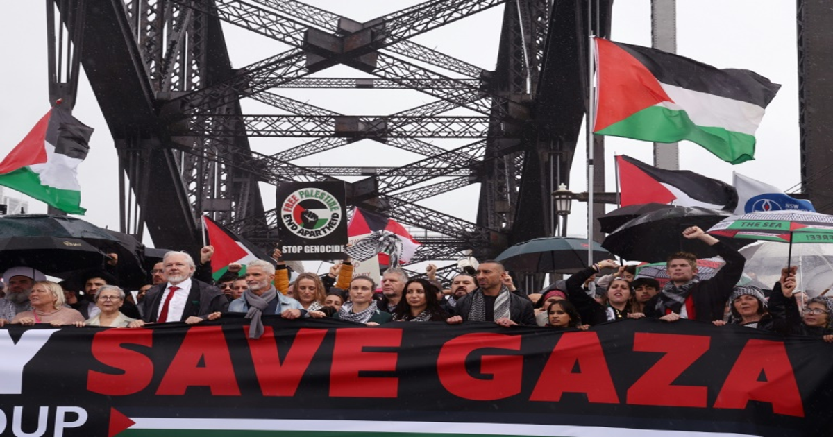 Assange rejoint des milliers de manifestants pro-palestiniens