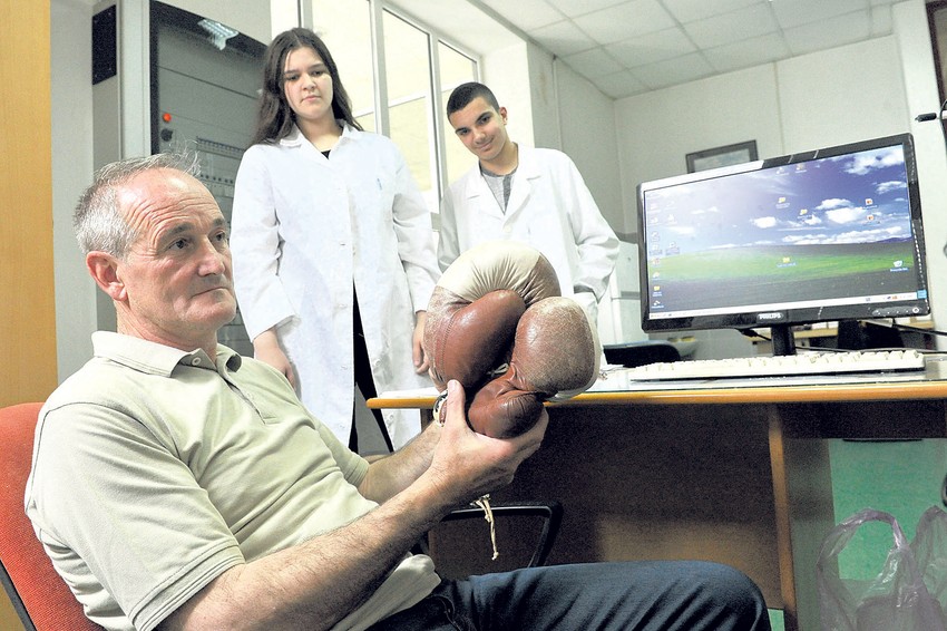 Kako nekad u ringu, tako i danas u školi da decom. Taktički.