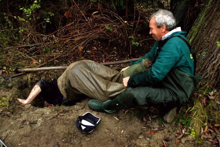 Fotoreportaż Wojtka Jargiło o przenoszeniu bobrów zwyciężył w konkursie BZ WBK PRESS FOTO 2009 w kategorii przyroda