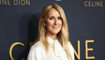 Céline Dion fényesebben ragyogott, mint az olimpiai láng, miatta pedig mi is közelebb kerültünk a francia nők örök fiatalságának titkához