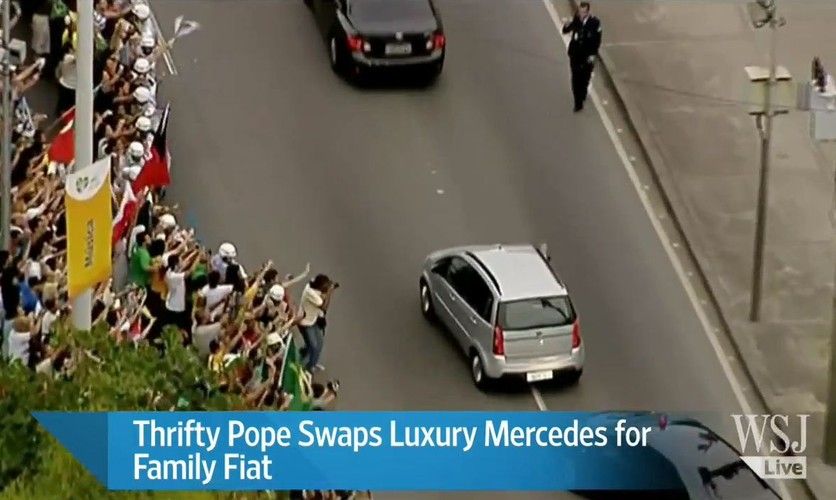 Papież Franciszek na pokładzie fiata idea