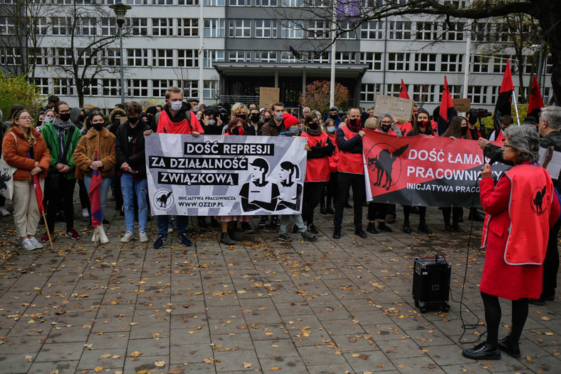 Demonstracja przed Uniwersytetem Pedagogicznym w Krakowie.