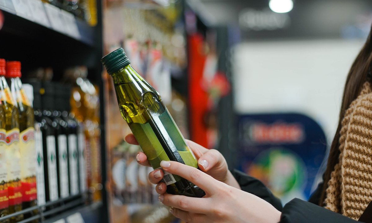 Jak wybrać naprawdę dobrą oliwę z oliwek? Kluczowa jest jedna informacja na etykiecie