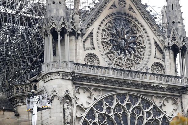 Rektor Notre Dame proponuje tymczasowy kościół na czas odbudowy