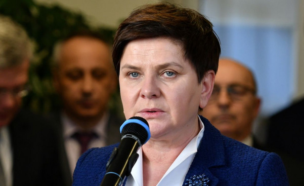 Poseł PO ujawnia kwoty nagród dla ministrów z rządu Szydło