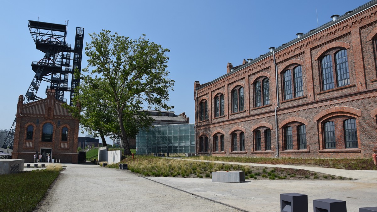 Rada Muzeum Śląskiego zwróciła się z apelem do prezydenta Katowic o niedopuszczenie do uruchomienia budowy bloków mieszkalnych w sąsiedztwie Muzeum Śląskiego bez uchwalenia miejscowego planu zagospodarowania przestrzennego. To odpowiedź na plany dewelopera, który zamierza na obrzeżach Strefy Kultury postawić 12-kondygnacyjne bloki.