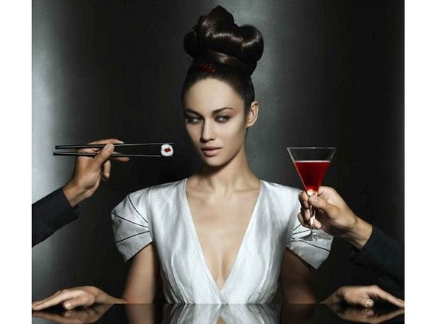 Dziewczyna Bonda reklamuje Campari