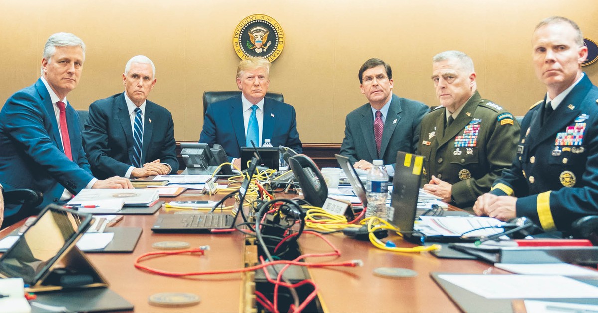 Prezydent Donald Trump w otoczeniu doradców śledził operację sił specjalnych, w której zginął Abu Bakr al-Baghdadi