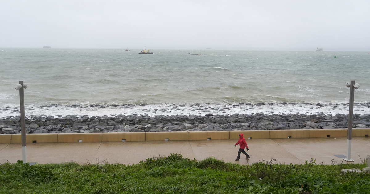 -Danger-to-life-England-and-Wales-brace-for-100mm-rain-Monday