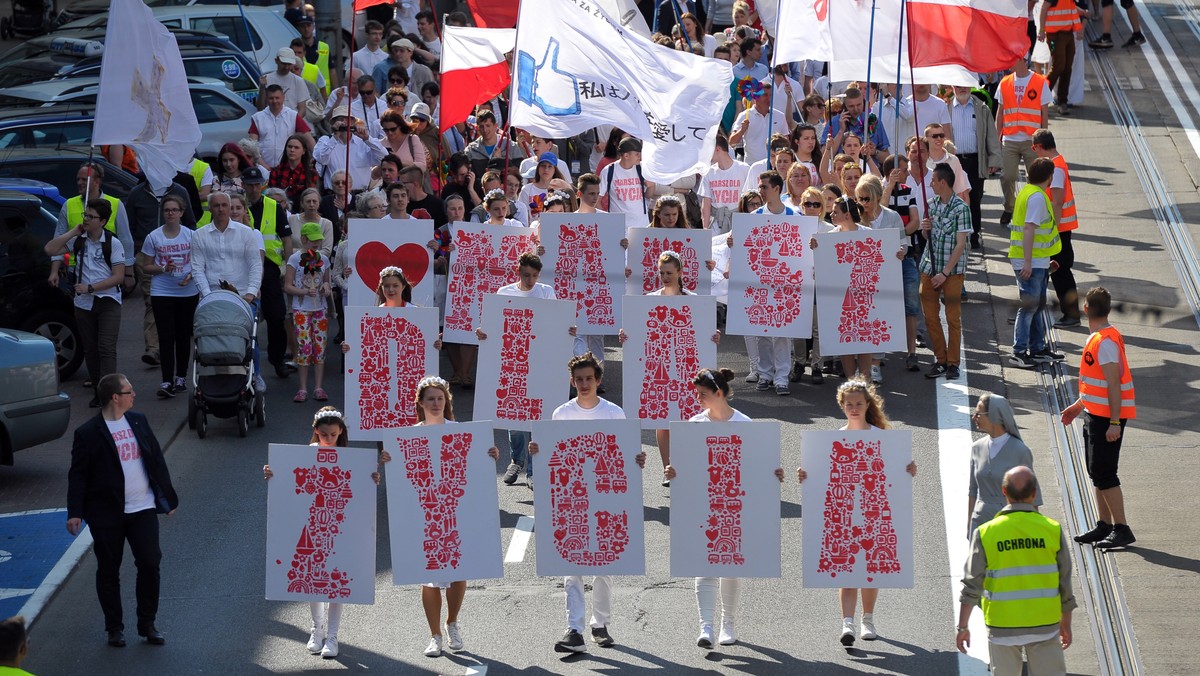 Ulicami Szczecin przeszedł kilkunastotysięczny Marsz dla Życia. Kolorowa manifestacja pod hasłem "Kocham Cię Życie" podkreślała obowiązek obrony życia od poczęcia aż do naturalnej śmierci.