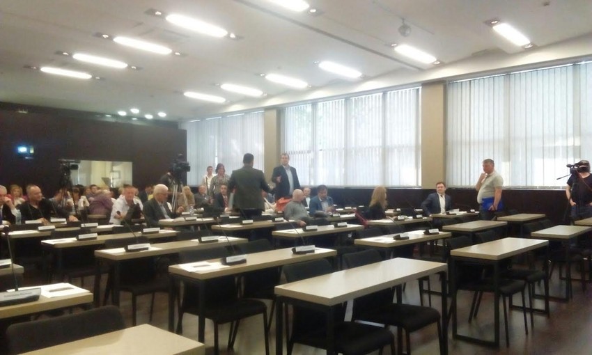 Ukupno prisutno 17 od 45 izabranih na listi