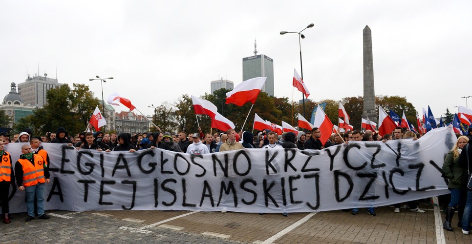 Uczestnicy marszu ONR przeciw imigrantom