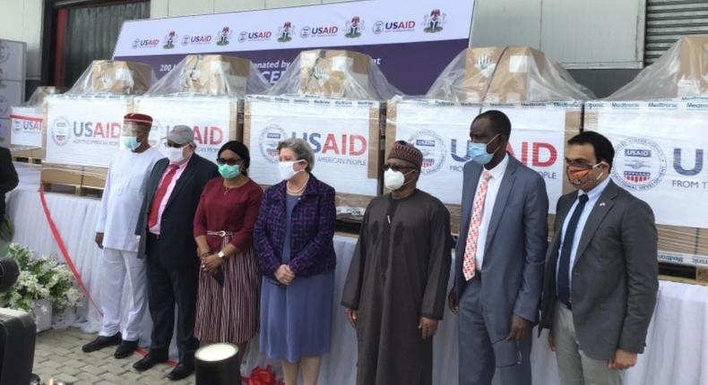 U.S donates 200 ventilators to Nigeria. [Twitter/@Fmohnigeria]