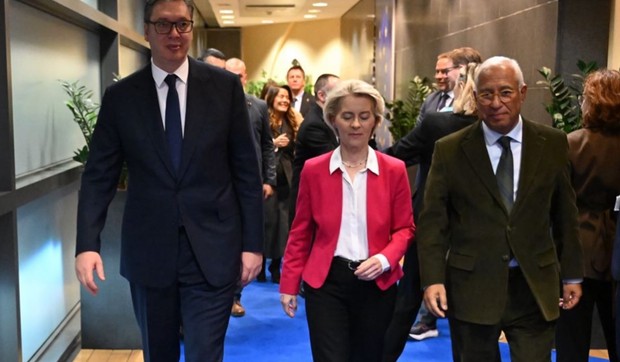 Vučić Fon der Lajen i Košta