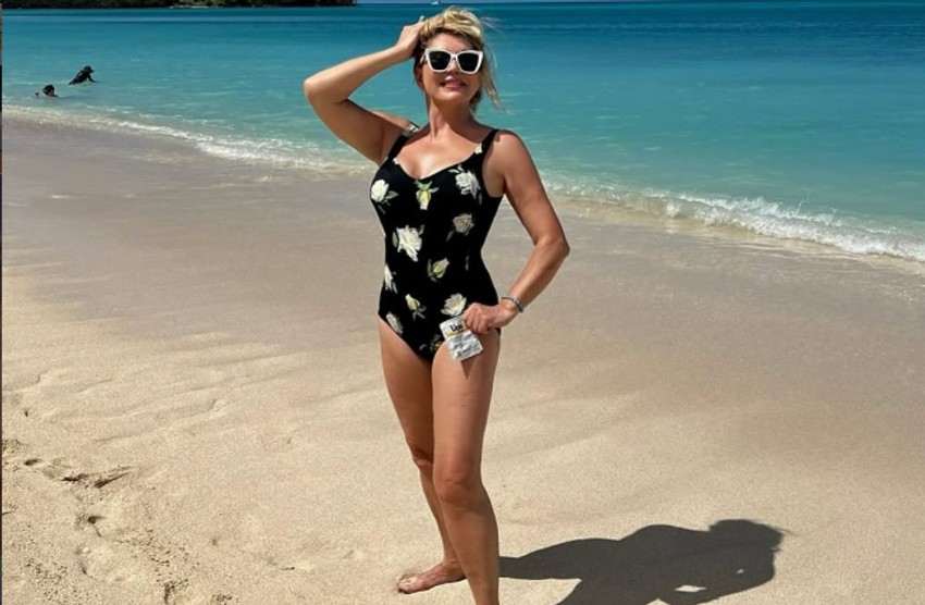 Suzana Mančić u kupaćem
