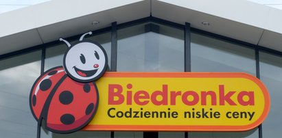 Zaskakująca prawda o koszach i wózkach sklepowych Biedronki