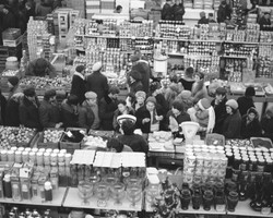 QUIZ. Życie codzienne PRL. Wyrobisz 100 proc. normy?