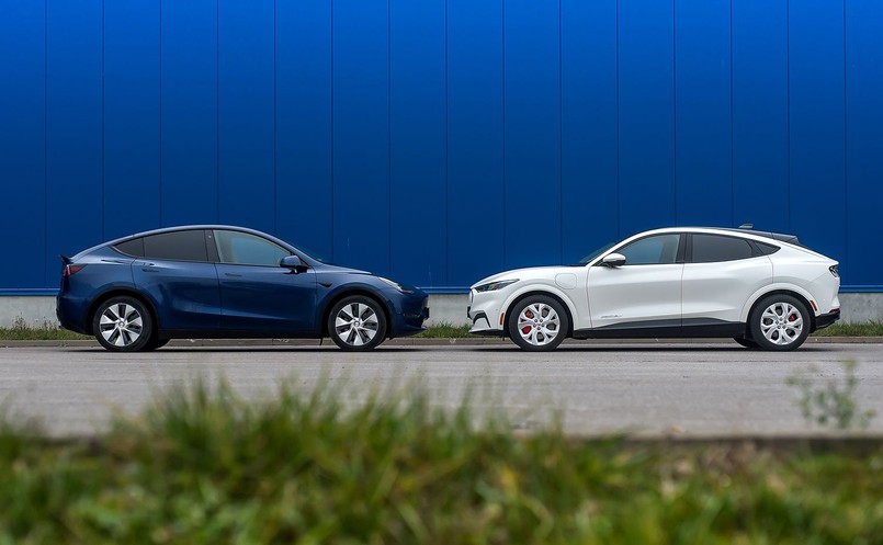 Tesla Model Y i Ford Mustang Mach-E