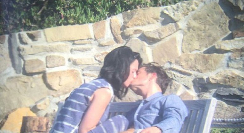 Katy Perry, Orlando Bloom kissing