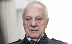 Niesiołowski po seksaferze żegna się z Sejmem. 'Trudno, żebym stawał przed Piebiakiem'